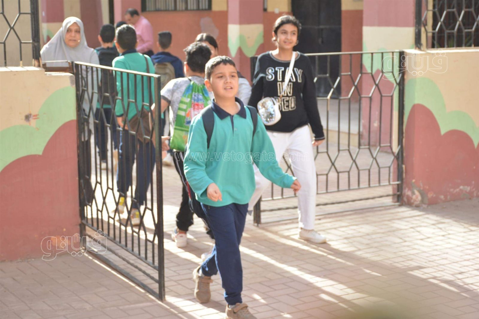 توافد تلاميذ الصف الخامس والسادس الابتدائي على لجان ميت عقبة بالجيزة (14)