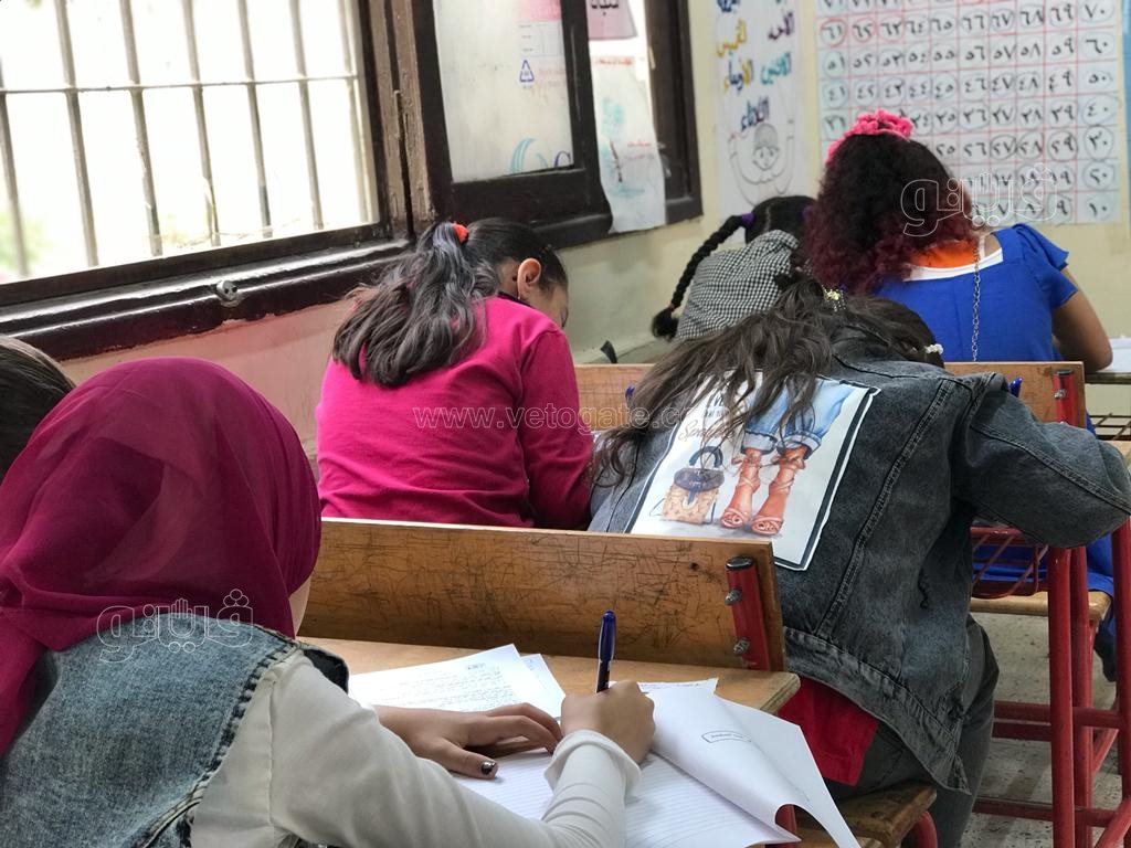 من داخل اللجان.. طلاب رابعة ابتدائي يؤدون امتحان اللغة العربية (4)