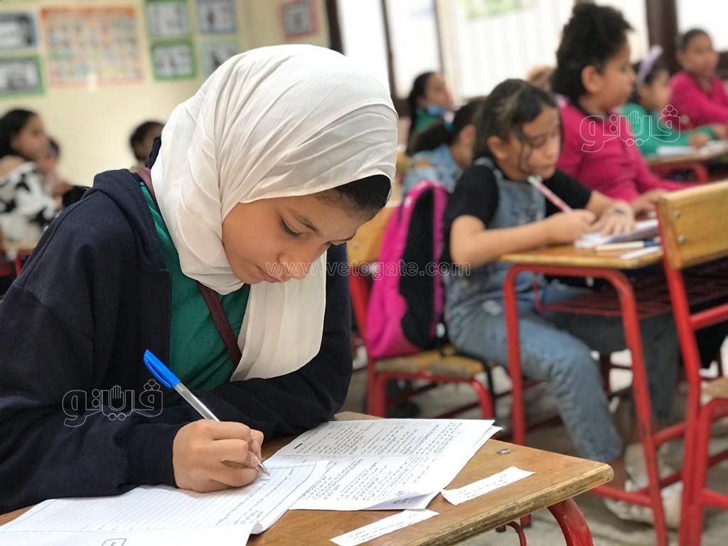 من داخل اللجان.. طلاب رابعة ابتدائي يؤدون امتحان اللغة العربية (6)