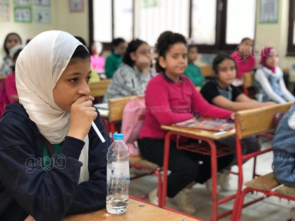 من داخل اللجان.. طلاب رابعة ابتدائي يؤدون امتحان اللغة العربية (1)