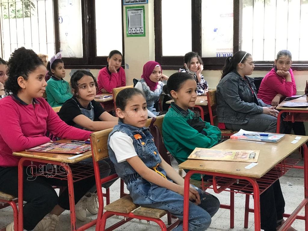 من داخل اللجان.. طلاب رابعة ابتدائي يؤدون امتحان اللغة العربية (11)