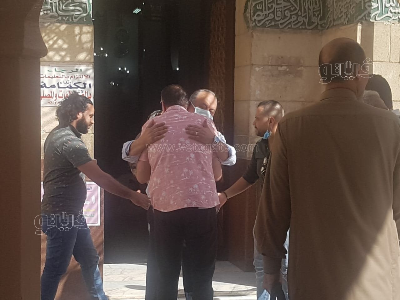 تشييع جثمان والد محسن منصور من مسجد السيدة نفسية (9)