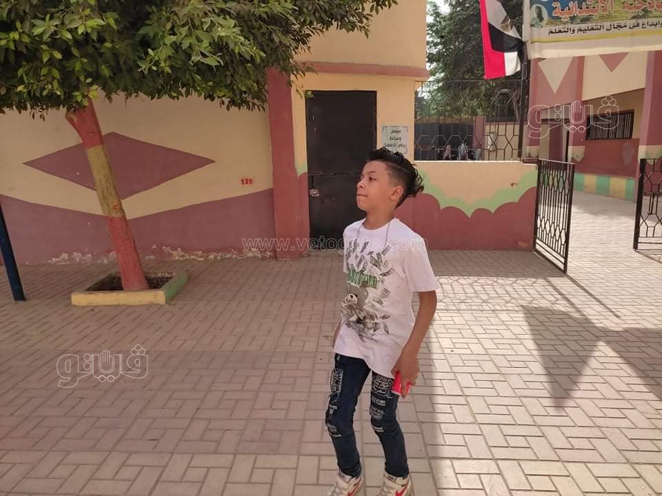 توافد طلاب رابعة ابتدائى على لجان الجيزة لأداء امتحان الرياضيات (2)