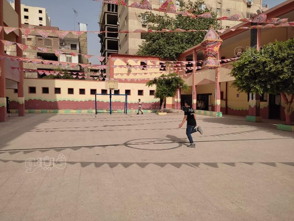 توافد طلاب رابعة ابتدائى على لجان الجيزة لأداء امتحان الرياضيات (8)