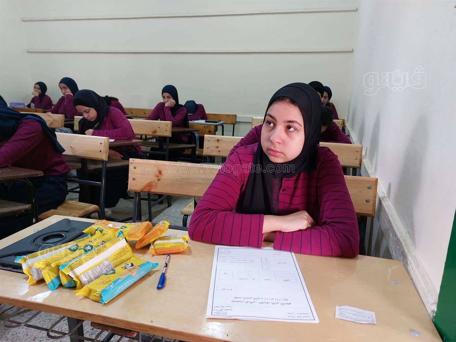 طالبات الصف الثاني الثانوي بالامتحانات (3)