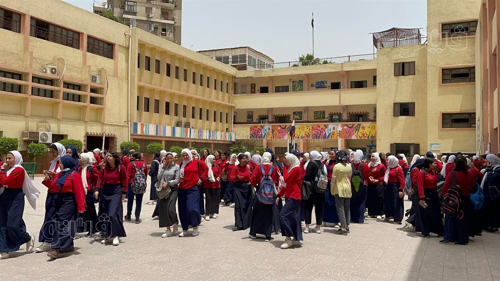 طالبات ثانية ثانوي بالجيزة (2)