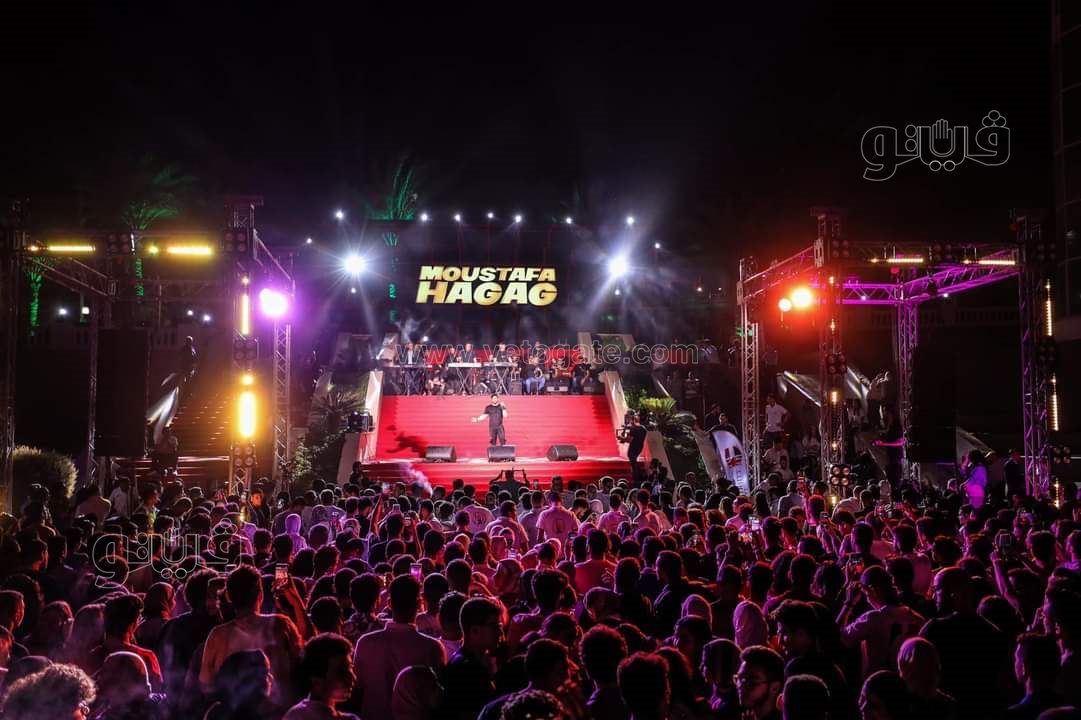 .احمد سعد ومصطفى حجاج يشعلون حفل الجامعه البريطانية بالشروق (3)