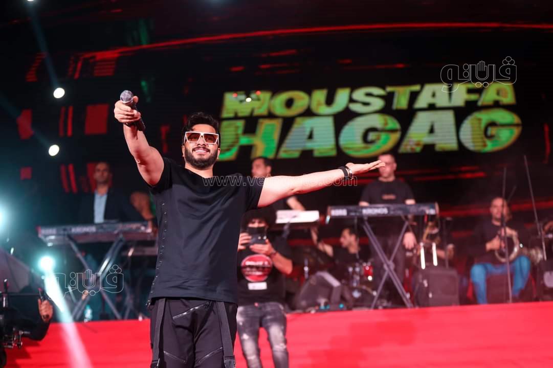 .احمد سعد ومصطفى حجاج يشعلون حفل الجامعه البريطانية بالشروق (5)