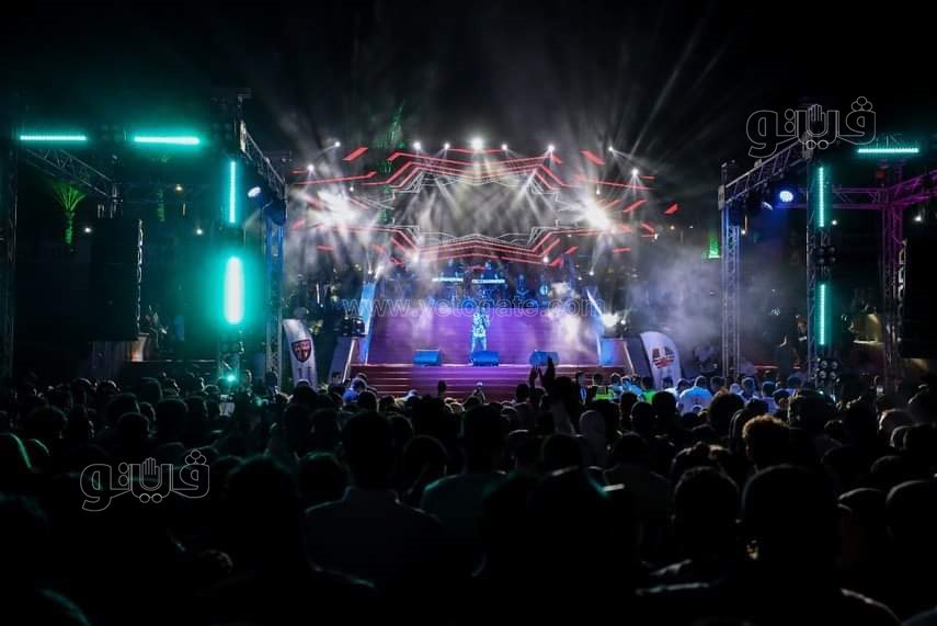 .احمد سعد ومصطفى حجاج يشعلون حفل الجامعه البريطانية بالشروق (16)