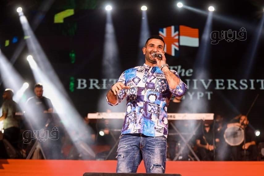 .احمد سعد ومصطفى حجاج يشعلون حفل الجامعه البريطانية بالشروق (18)