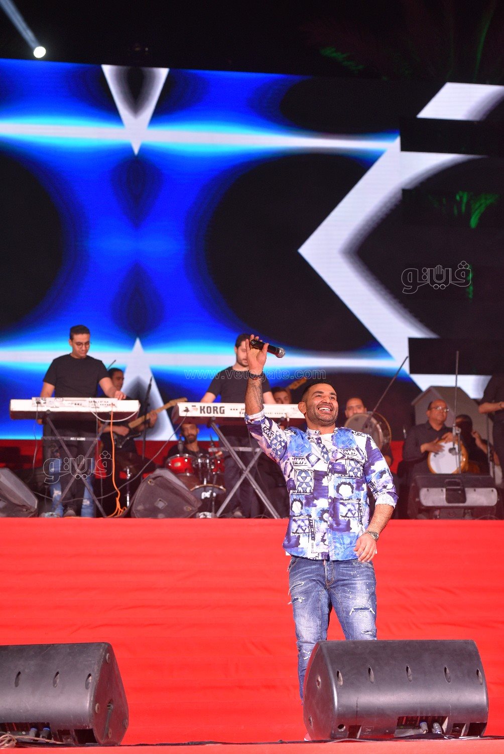 .احمد سعد ومصطفى حجاج يشعلون حفل الجامعه البريطانية بالشروق (28)