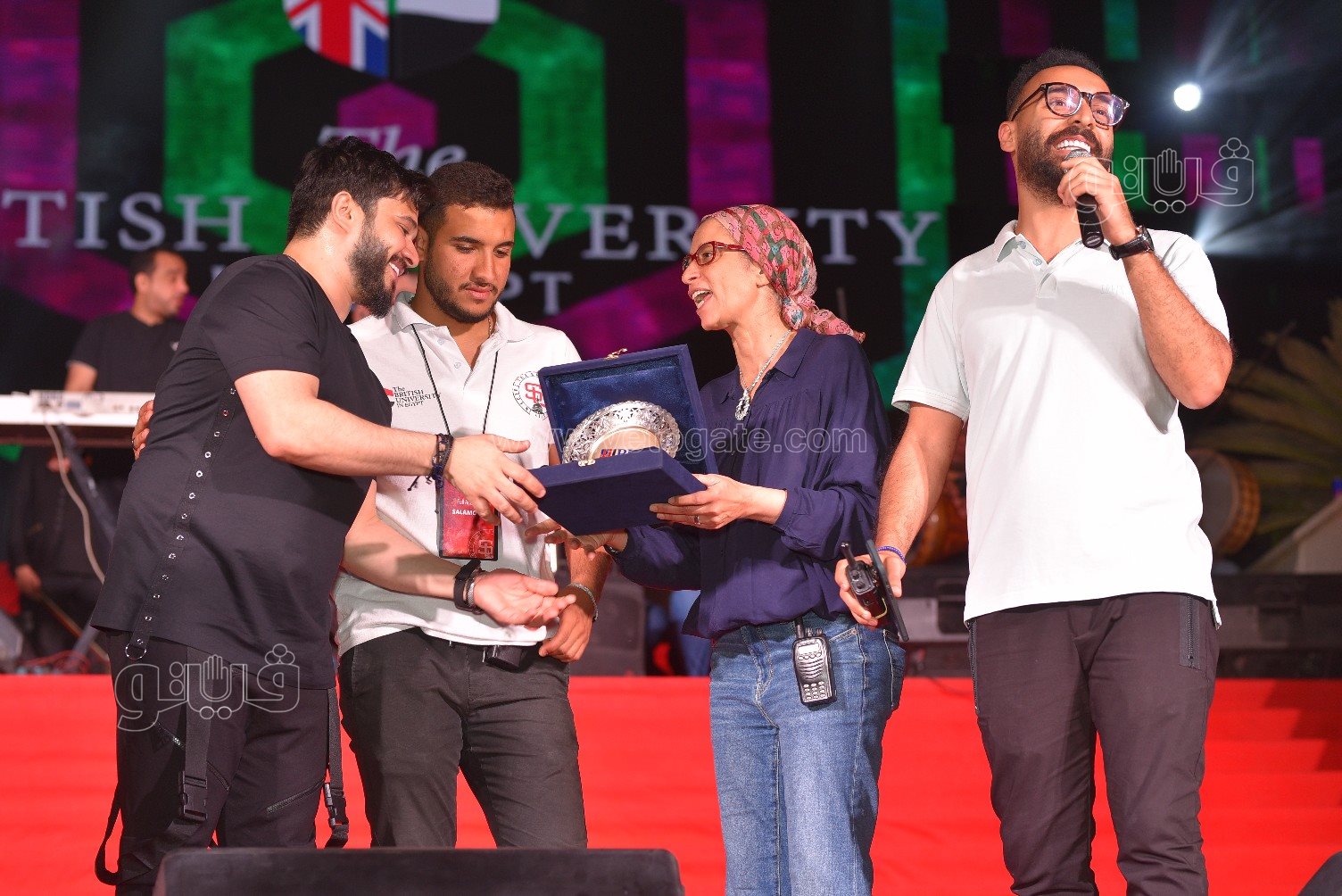 .احمد سعد ومصطفى حجاج يشعلون حفل الجامعه البريطانية بالشروق (31)