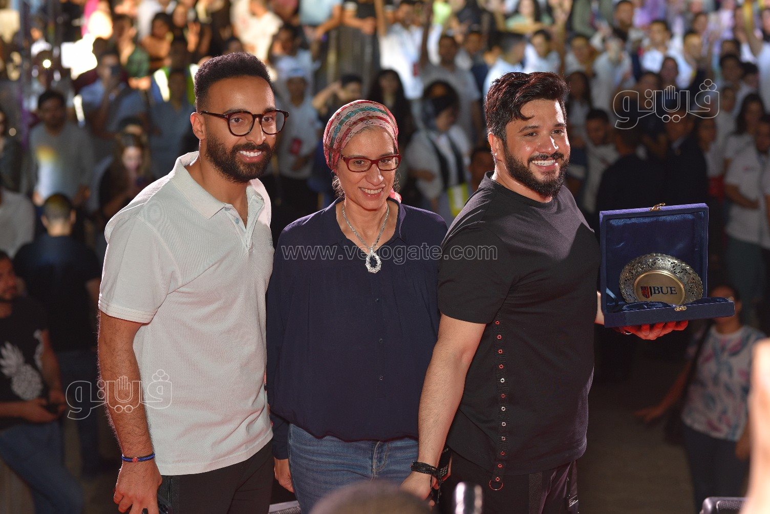 .احمد سعد ومصطفى حجاج يشعلون حفل الجامعه البريطانية بالشروق (32)