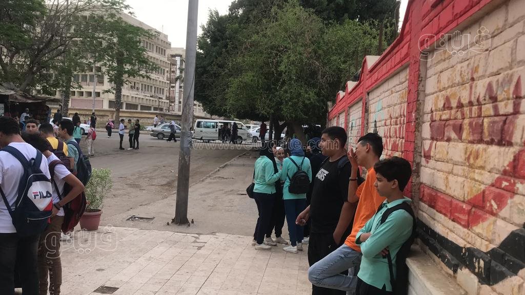 توافد طلاب الشهادة الإعدادية (1)