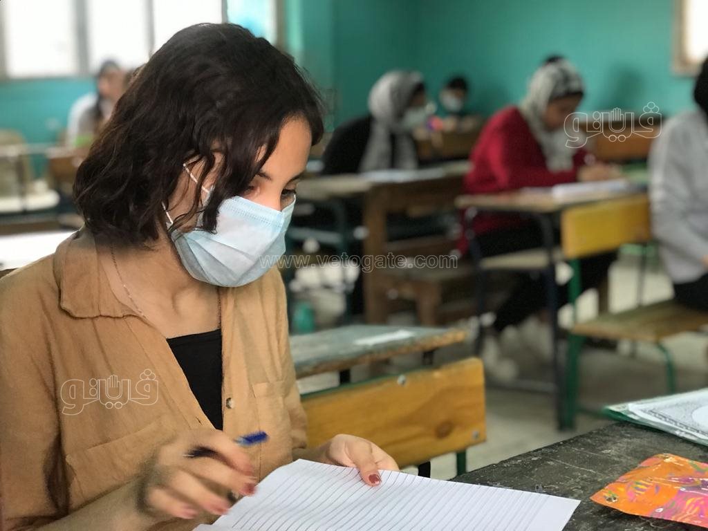 لحظة تأدية طلاب الشهادة الإعدادية امتحان اللغة العربية (1)