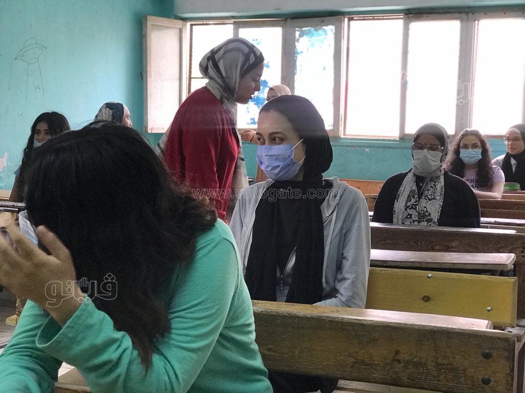 لحظة تأدية طلاب الشهادة الإعدادية امتحان اللغة العربية (4)