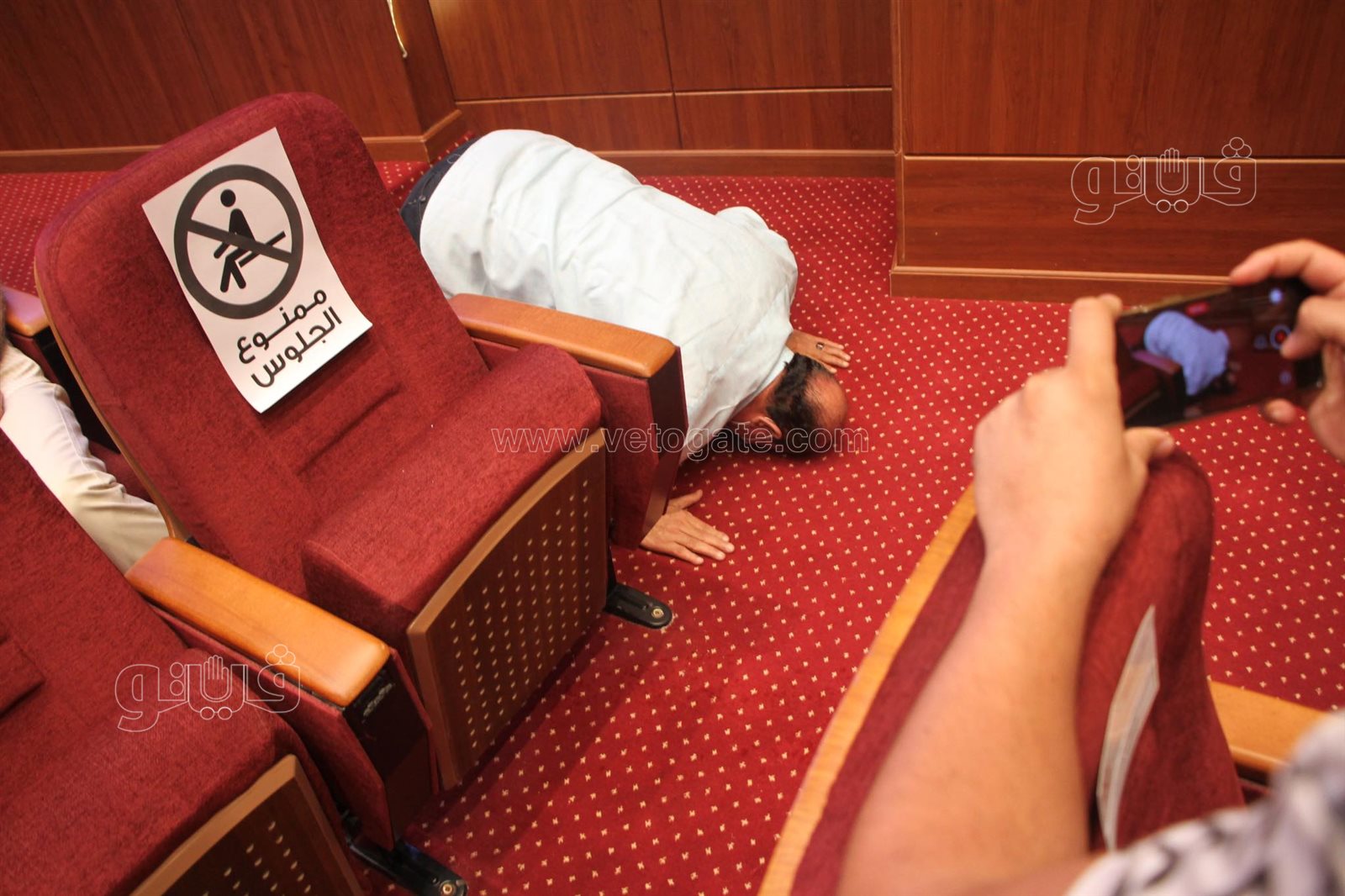 زغاريد وسجود شكرا لله.. رد فعل الفائزين بقرعة الحج بالقاهرة (9)