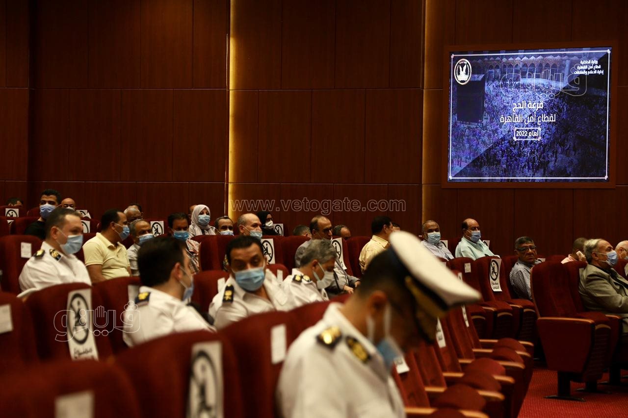 زغاريد وسجود شكرا لله.. رد فعل الفائزين بقرعة الحج بالقاهرة فيديو وصور (2)