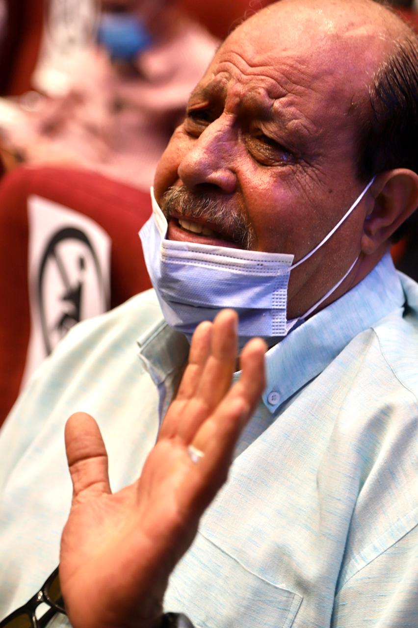 زغاريد وسجود شكرا لله.. رد فعل الفائزين بقرعة الحج بالقاهرة فيديو وصور (24)