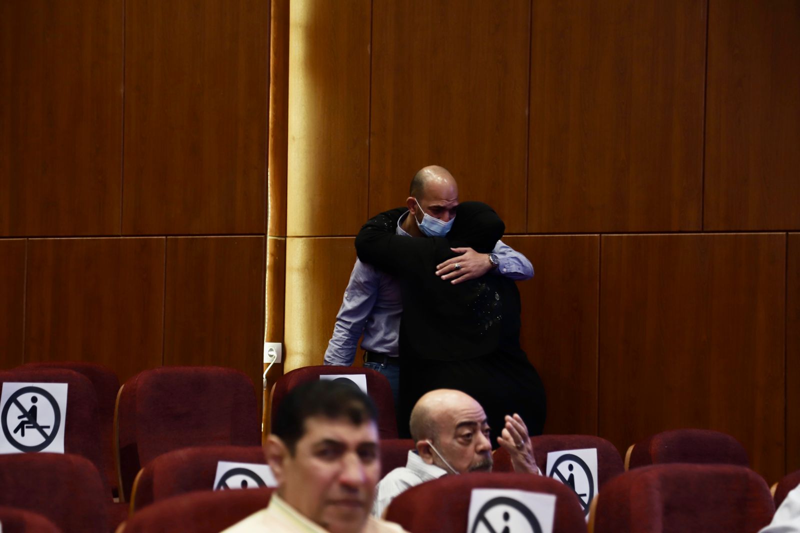 زغاريد وسجود شكرا لله.. رد فعل الفائزين بقرعة الحج بالقاهرة فيديو وصور (44)