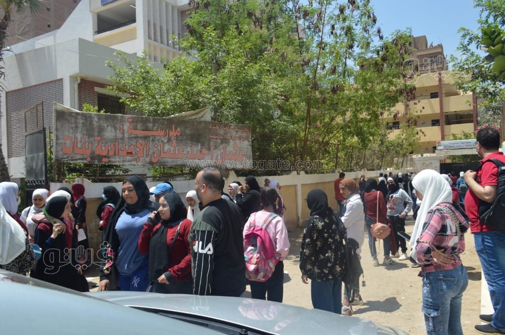 تباين آراء طالبات الشهادة الإعدادية حول امتحان اللغة الإنجليزية (3)