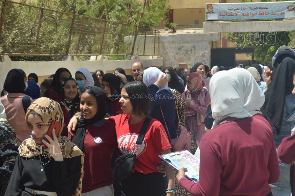 تباين آراء طالبات الشهادة الإعدادية حول امتحان اللغة الإنجليزية (4)