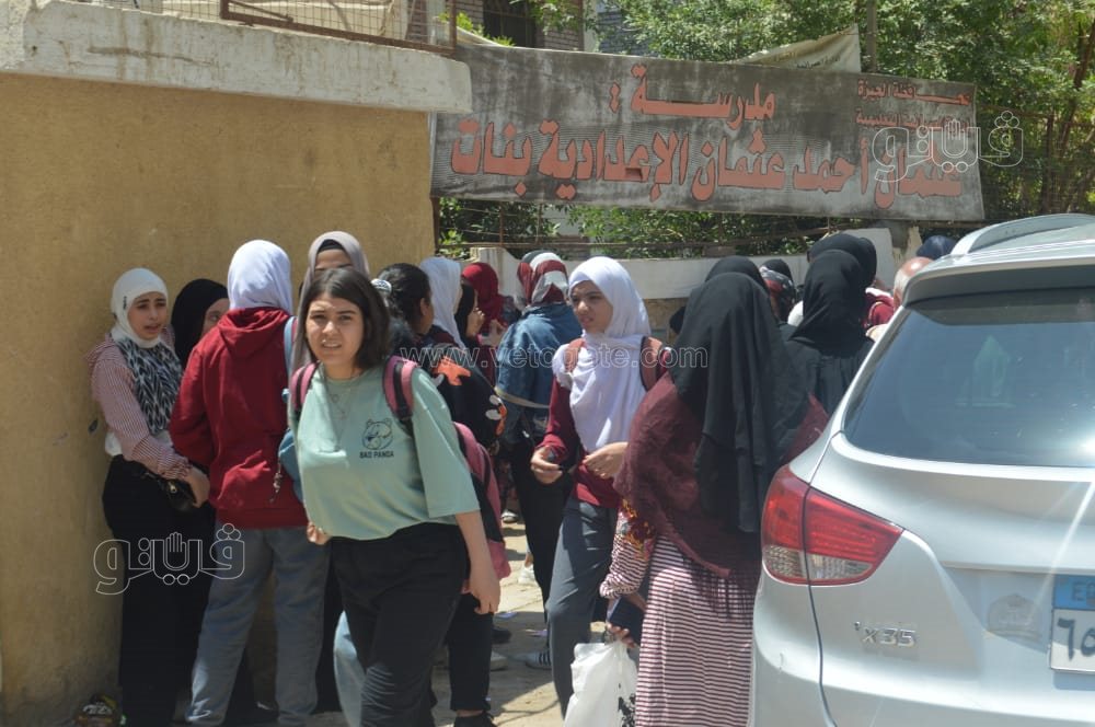 تباين آراء طالبات الشهادة الإعدادية حول امتحان اللغة الإنجليزية (7)