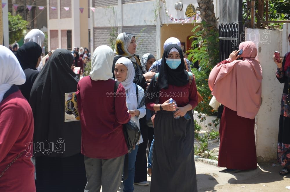 تباين آراء طالبات الشهادة الإعدادية حول امتحان اللغة الإنجليزية (8)