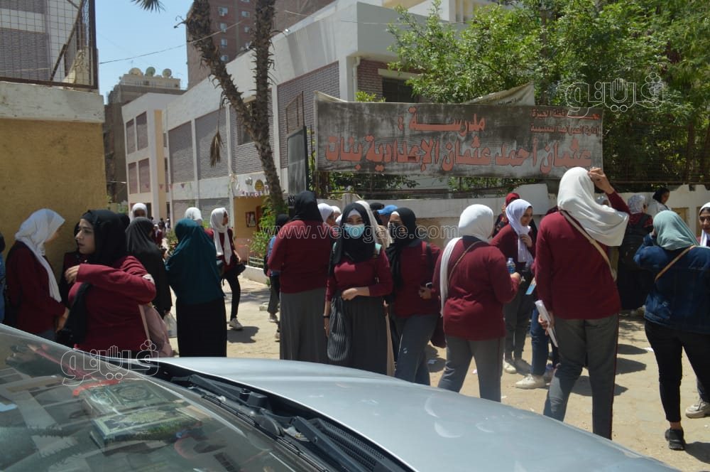 تباين آراء طالبات الشهادة الإعدادية حول امتحان اللغة الإنجليزية (9)