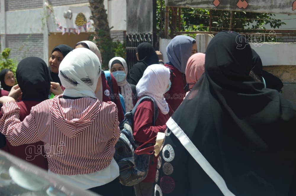 تباين آراء طالبات الشهادة الإعدادية حول امتحان اللغة الإنجليزية (11)