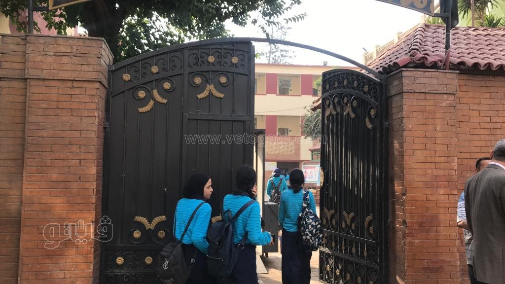 دخول طالبات أولى ثانوي للجان لأداء امتحان اللغة الأجنبية الثانية بالجيزة (3)