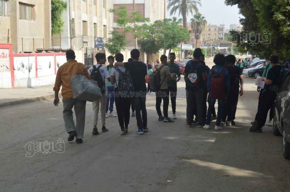 طلاب الشهادة الإعدادية (1)