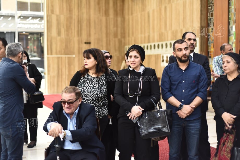 وصول جثمان الصحفي صلاح منتصر إلى الأهرام وسط انهيار أسرته (15)