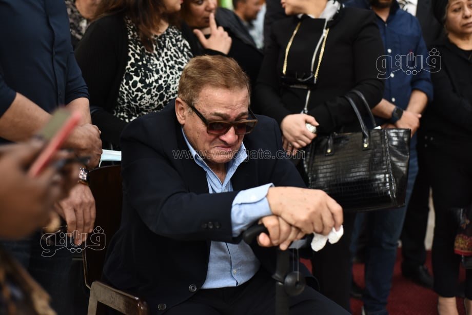 انهيار شقيق صلاح منتصر أمام جثمانه (2)