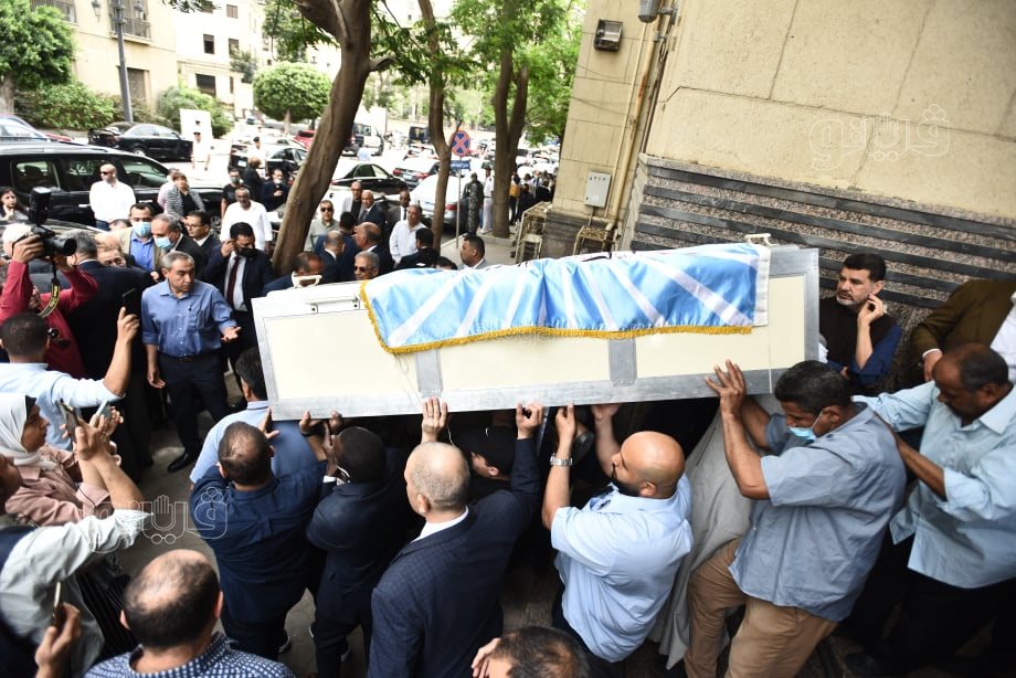 تشييع جثمان الكاتب الصحفي صلاح منتصر من مسجد عمر مكرم إلى مثواه الأخير (1)
