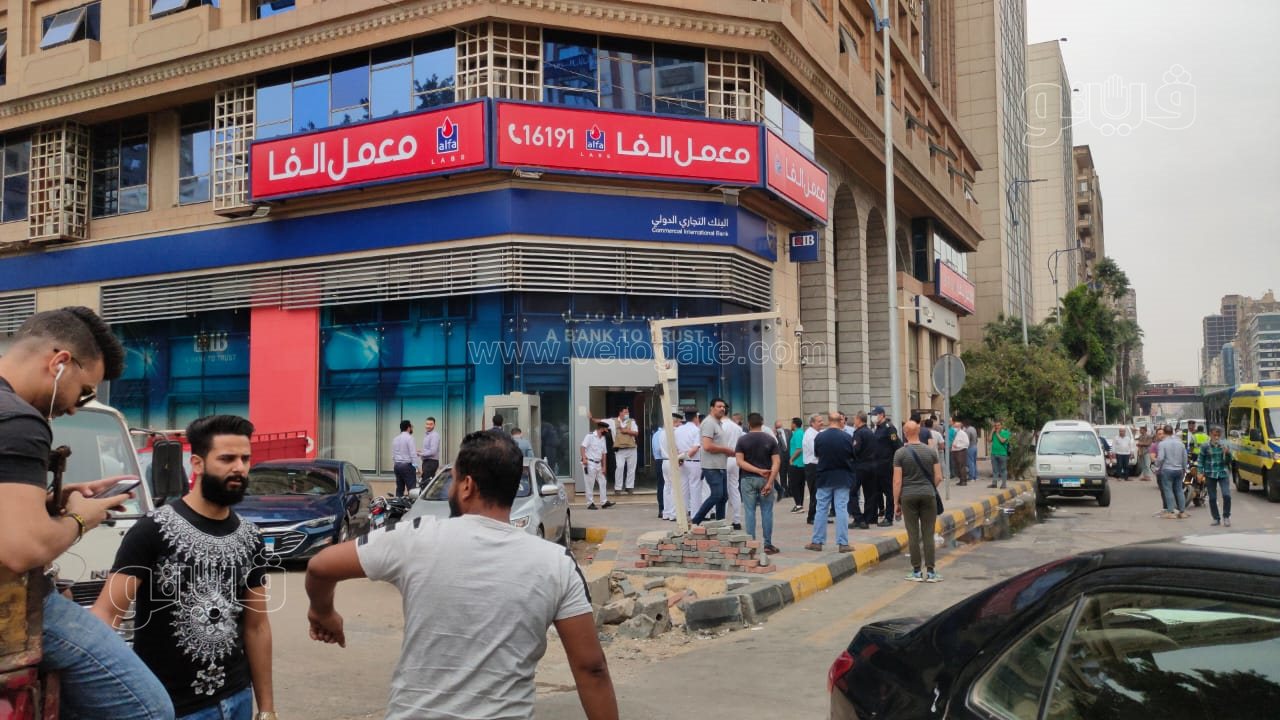 إخماد حريق داخل بنك Cib (3)
