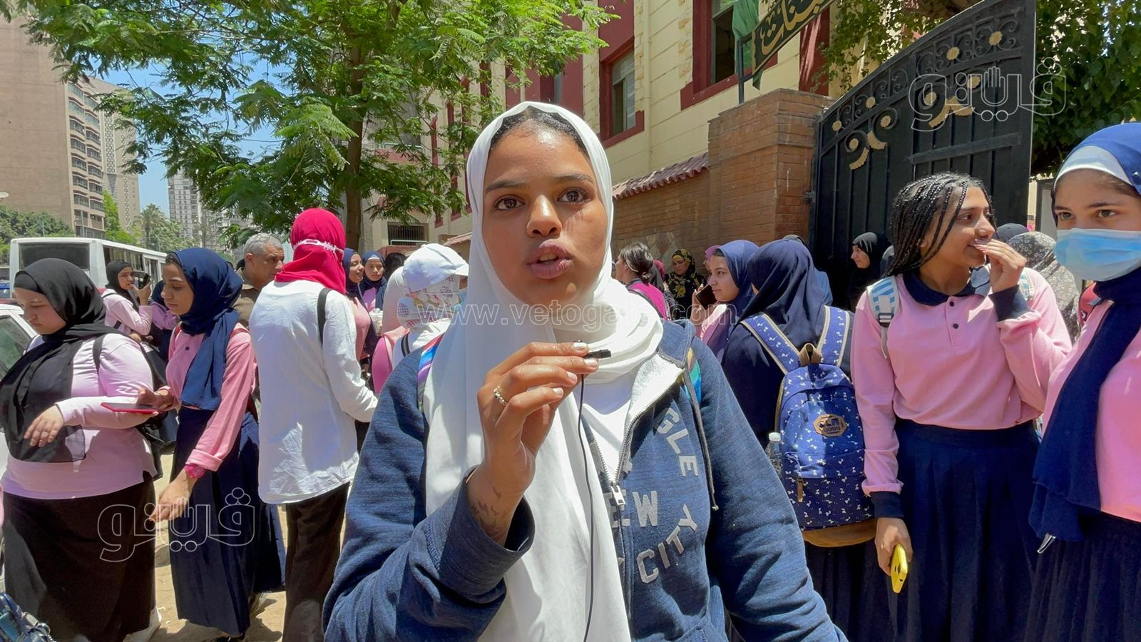 طلاب الصف الثاني الثانوي بالجيزة (2)