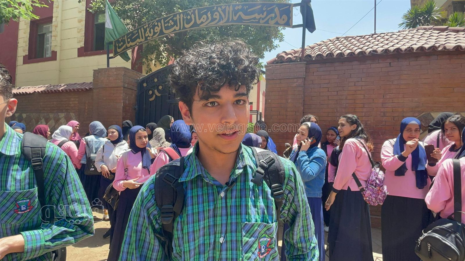 طلاب الصف الثاني الثانوي بالجيزة (5)