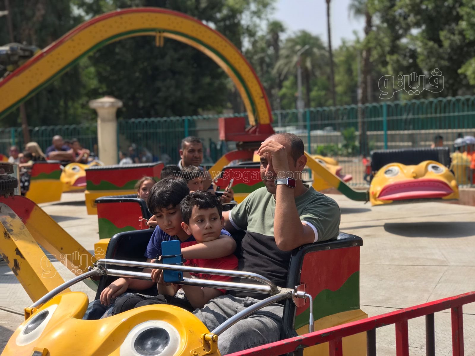 زحام واقبال كبير من العائلات على حديقة الحيوان (1)