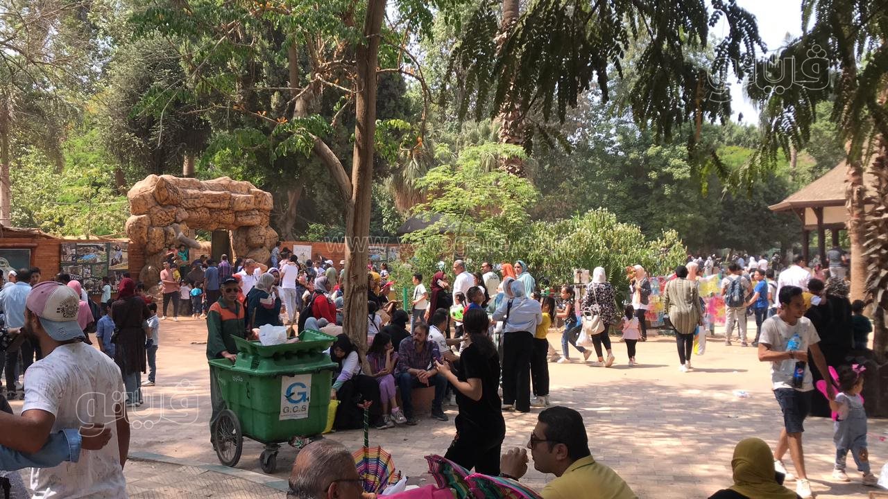 زحام واقبال كبير من العائلات على حديقة الحيوان (3)
