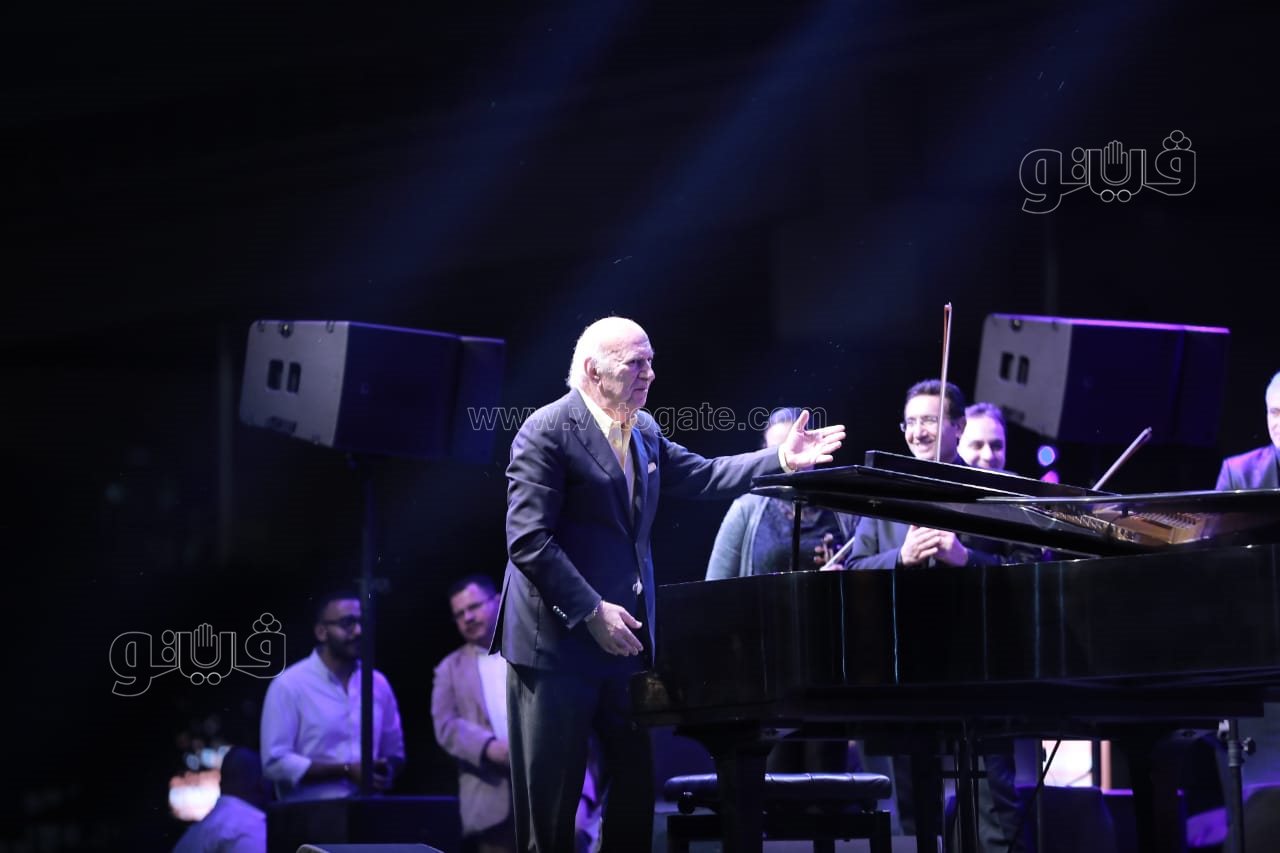 عمر خيرت يتألق بحفل عالمي في مركز القاهرة الدولى للمؤتمرات (5)