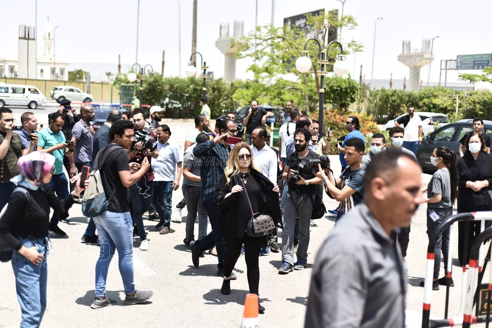 نهال عنبر سمير صبري كان في حالة جيدة قبل وفاته.. وطلب مني ورق عنب (1)