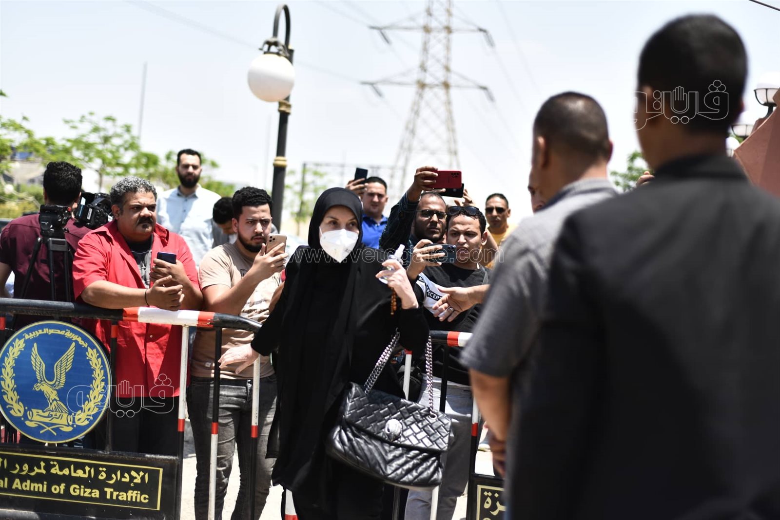 سميرة أحمد وميرفت أمين وأشرف زكي في جنازة سمير صبري (1)