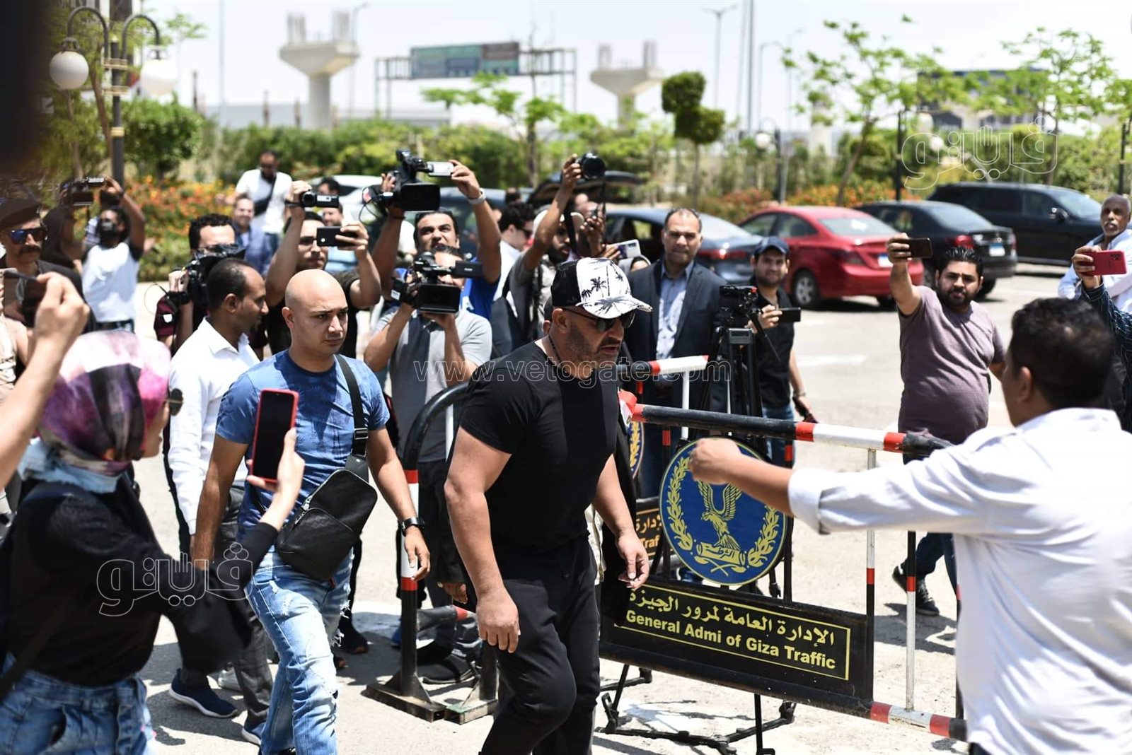 أحمد السقا يودع سمير صبري الله يرحمه ويحسن إليه (1)