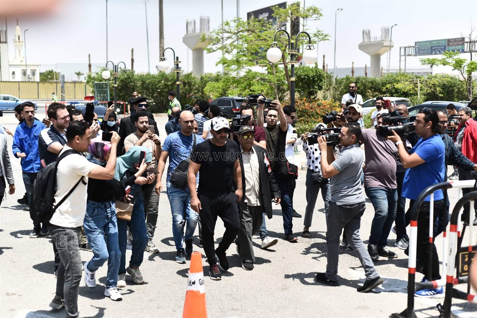 أحمد السقا يودع سمير صبري الله يرحمه ويحسن إليه (3)