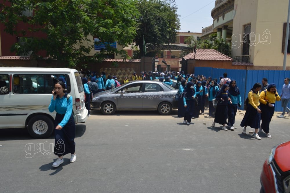 تباين آراء طلاب أولى ثانوي حول امتحاني الفيزياء والفلسفة (1)