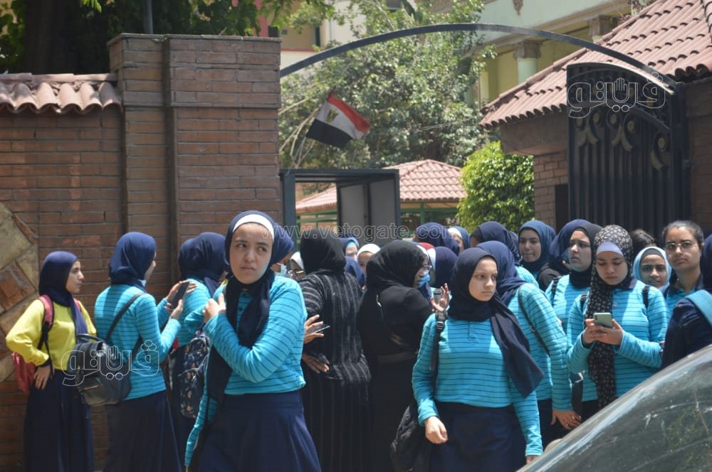 تباين آراء طلاب أولى ثانوي حول امتحاني الفيزياء والفلسفة (2)