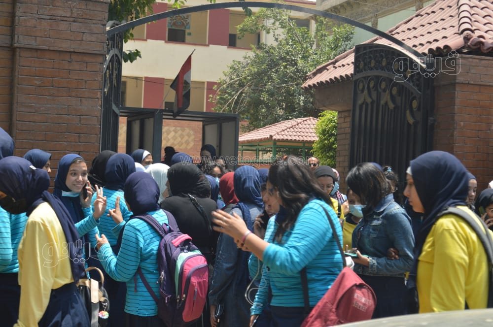 تباين آراء طلاب أولى ثانوي حول امتحاني الفيزياء والفلسفة (4)