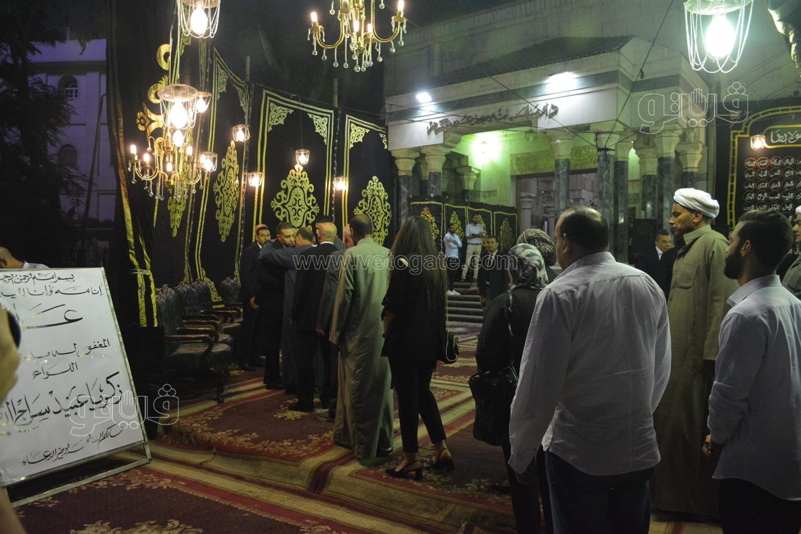 حسن حمدي وحسام غالي وشوبير في عزاء والد محمد سراج (14)