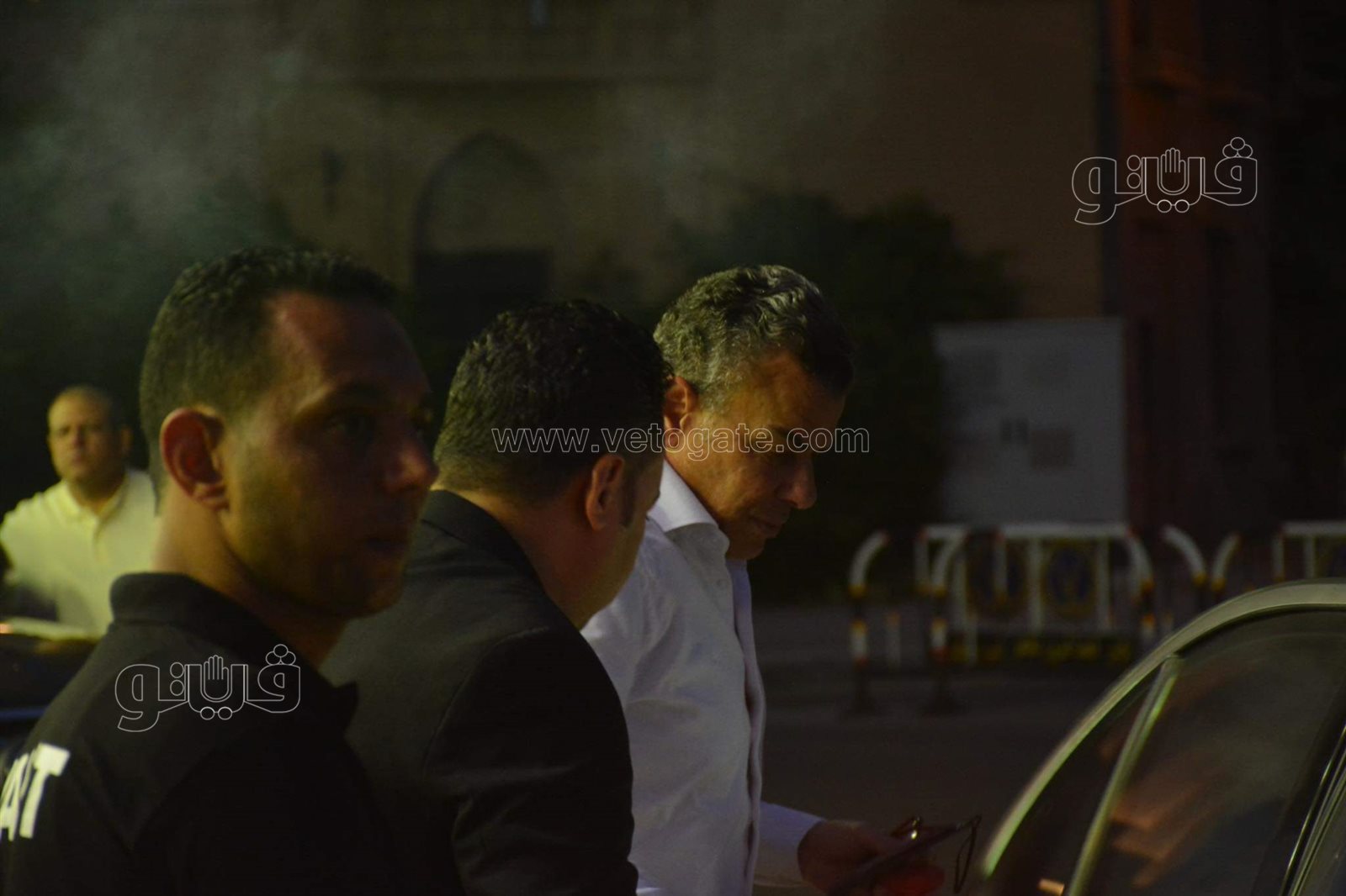 حسن حمدي وحسام غالي وشوبير في عزاء والد محمد سراج (19)